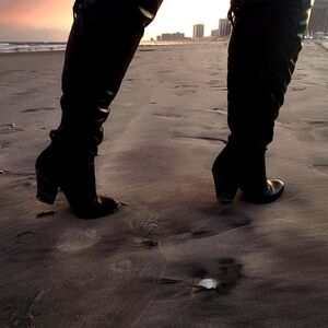 Meet your Posher, Yella